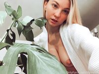 Lily Ivy onlyfans nude gal pack part 2
