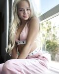 Onlyfans Elsa Jean nude photo leaks part 4
