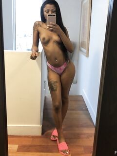 Onlyfans Fineassari nude gal pack

